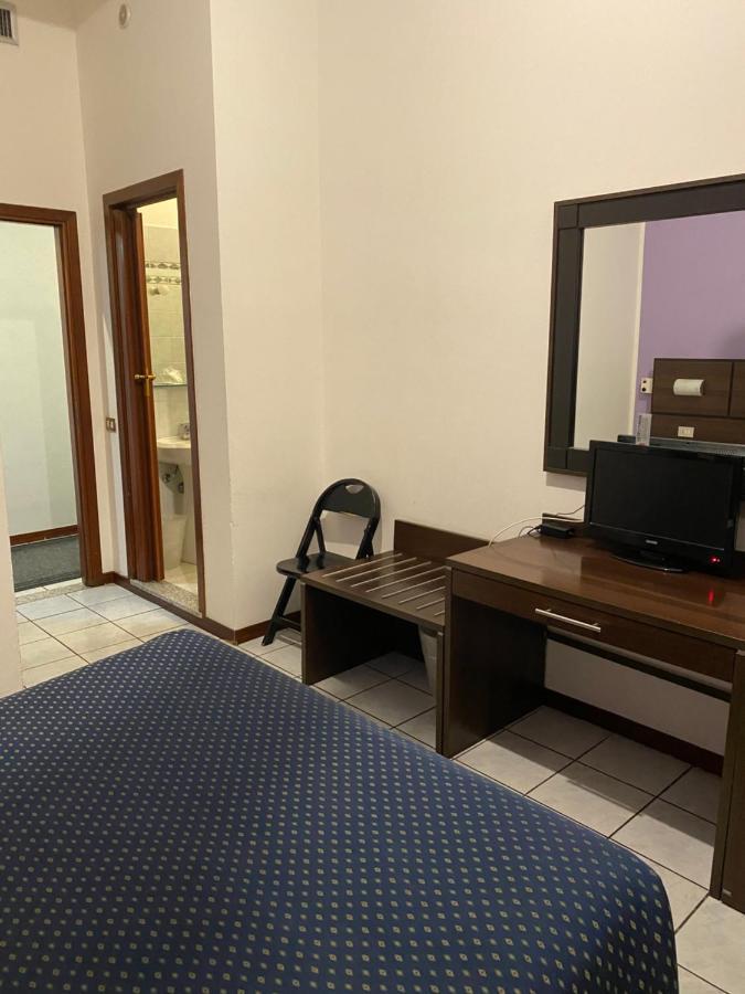 Hotel Catalani E Madrid ميلان المظهر الخارجي الصورة