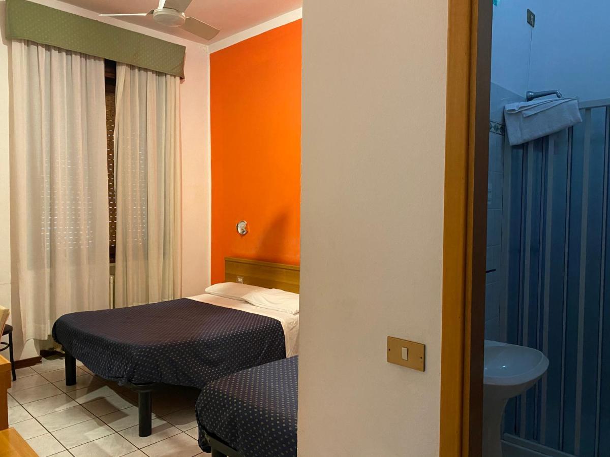 Hotel Catalani E Madrid ميلان المظهر الخارجي الصورة