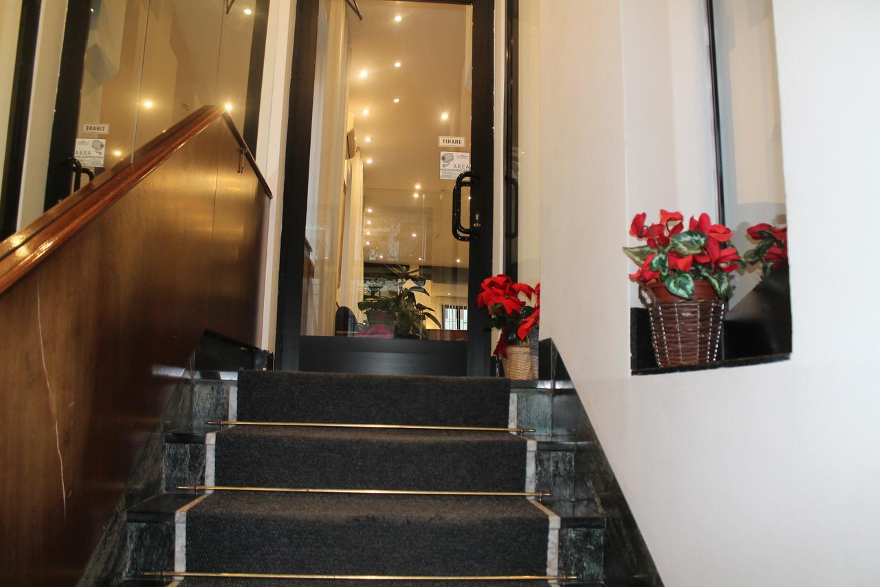 Hotel Catalani E Madrid ميلان المظهر الخارجي الصورة