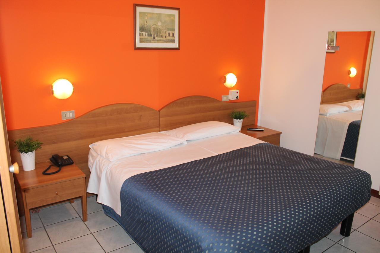 Hotel Catalani E Madrid ميلان المظهر الخارجي الصورة