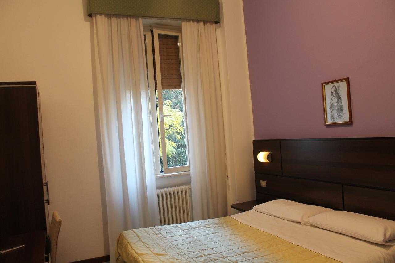 Hotel Catalani E Madrid ميلان المظهر الخارجي الصورة
