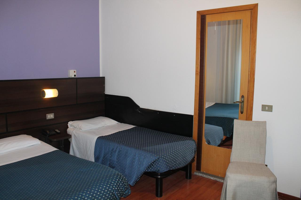 Hotel Catalani E Madrid ميلان المظهر الخارجي الصورة