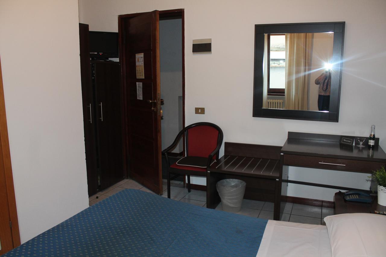 Hotel Catalani E Madrid ميلان المظهر الخارجي الصورة