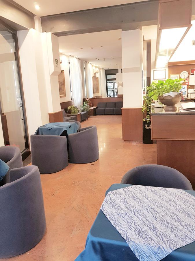 Hotel Catalani E Madrid ميلان المظهر الخارجي الصورة