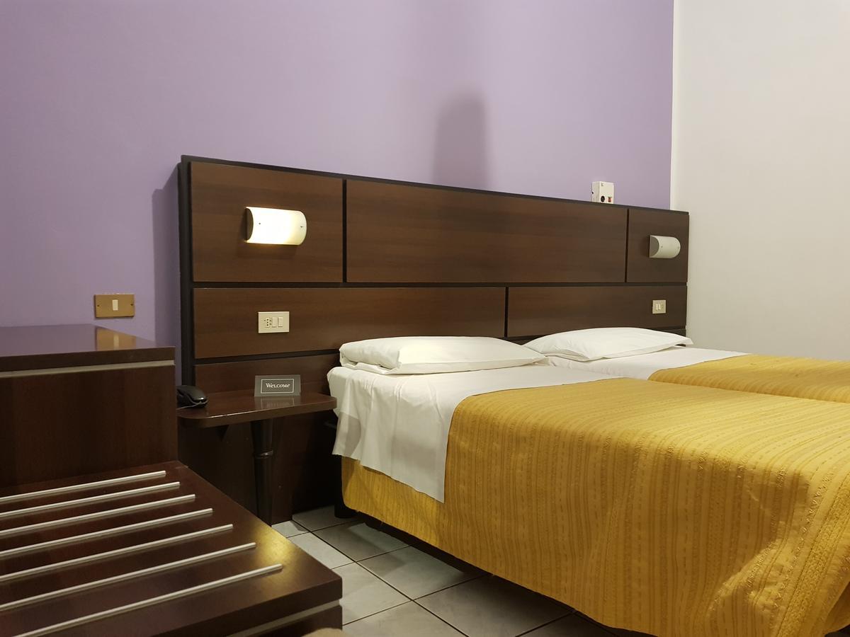 Hotel Catalani E Madrid ميلان المظهر الخارجي الصورة