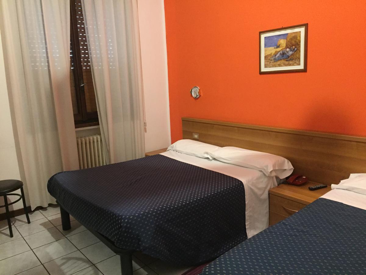 Hotel Catalani E Madrid ميلان المظهر الخارجي الصورة