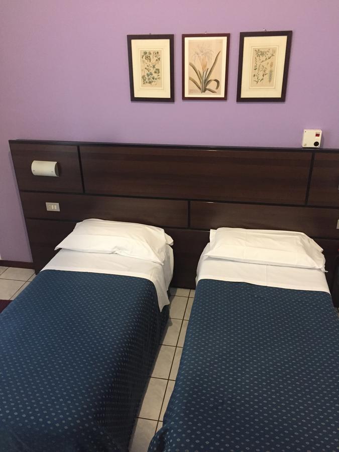 Hotel Catalani E Madrid ميلان المظهر الخارجي الصورة