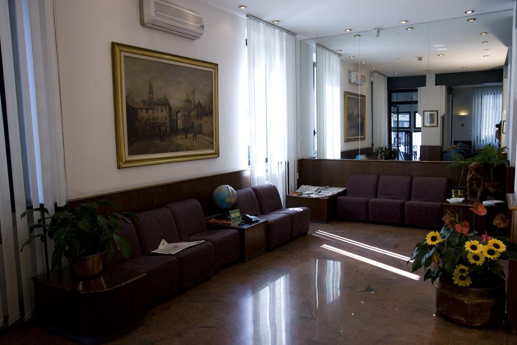 Hotel Catalani E Madrid ميلان المظهر الخارجي الصورة