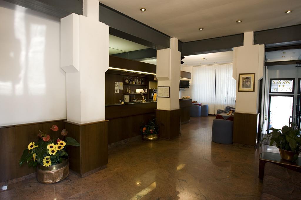 Hotel Catalani E Madrid ميلان المظهر الخارجي الصورة