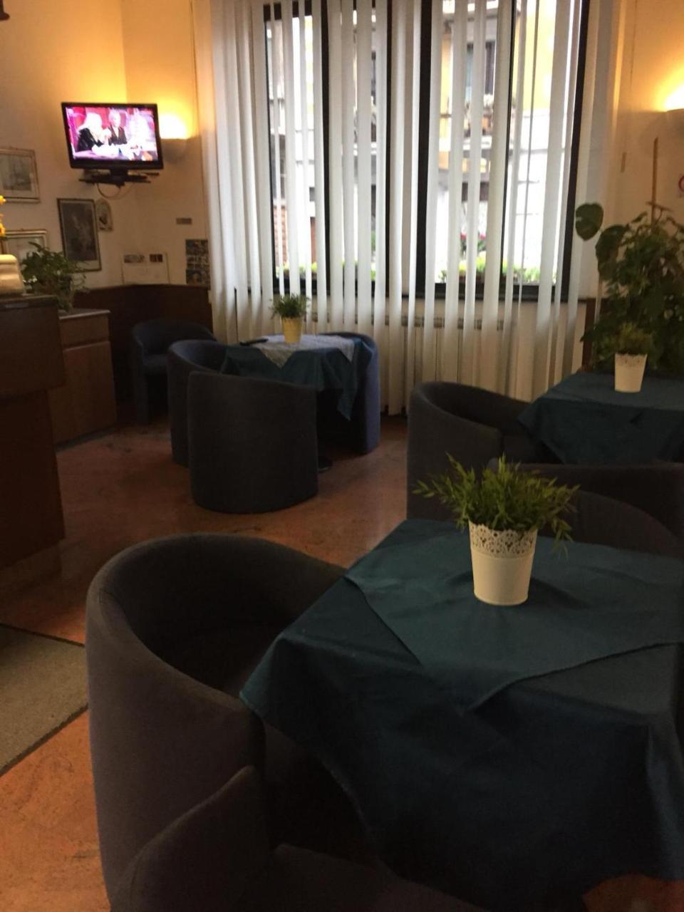 Hotel Catalani E Madrid ميلان المظهر الخارجي الصورة